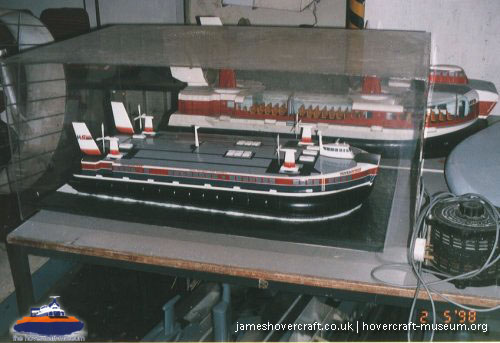 SRN4 Swift (GH-2004) being taken to the Hovercraft Museum -  (credit: The <a href='http://www.hovercraft-museum.org/' target='_blank'>Hovercraft Museum Trust</a>).